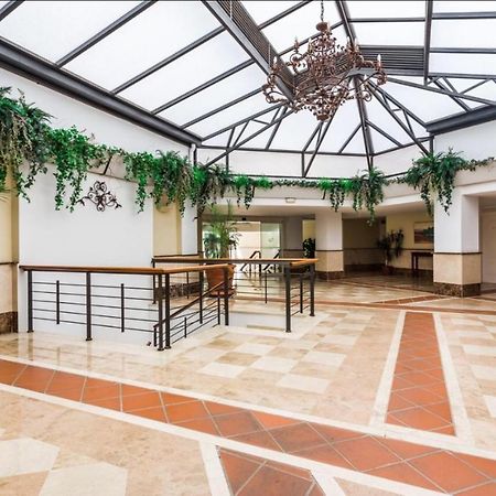 Terrazas de Banus Apartment Marbella Bagian luar foto