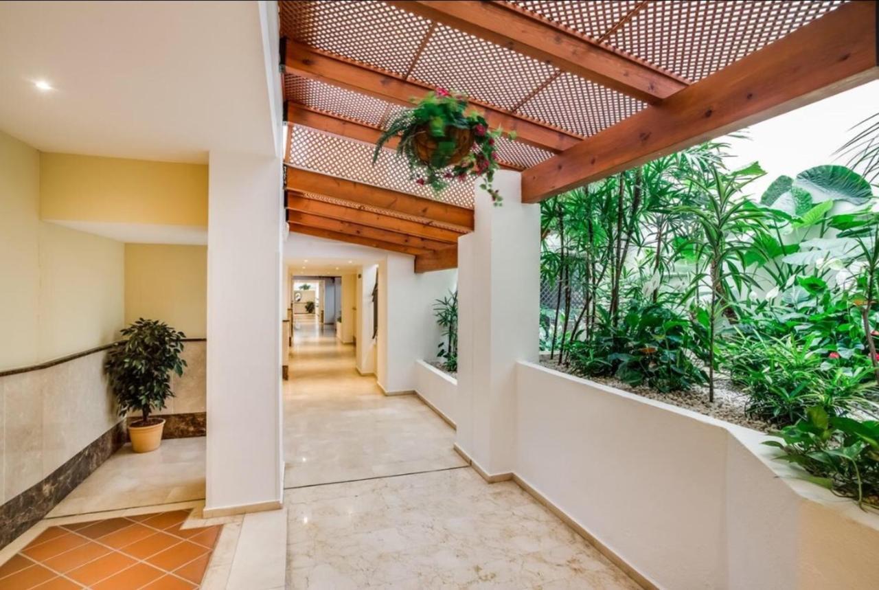 Terrazas de Banus Apartment Marbella Bagian luar foto