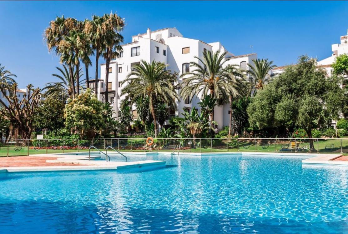 Terrazas de Banus Apartment Marbella Bagian luar foto